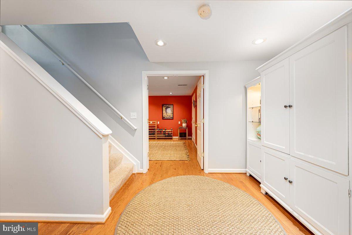 VILLAGE OF RIVER HILL - Residential