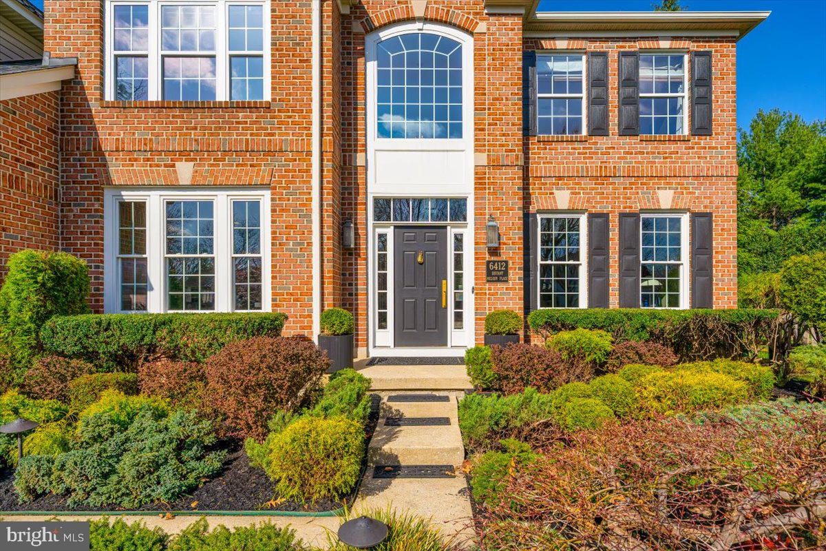 VILLAGE OF RIVER HILL - Residential