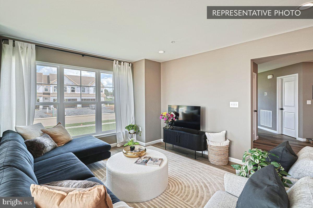 2255 HAMPDEN COURT LOT 27