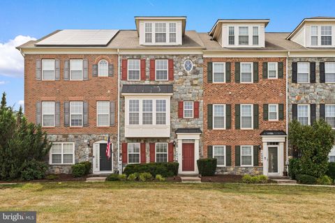 Townhouse For Sale - 14802 Hardcastle Street<br/> LAUREL, MD 20707