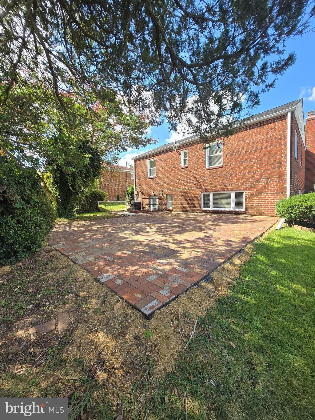 Photo of 1824 Campbell Drive, SUITLAND, MD 20746 (MLS # MDPG2166932)
