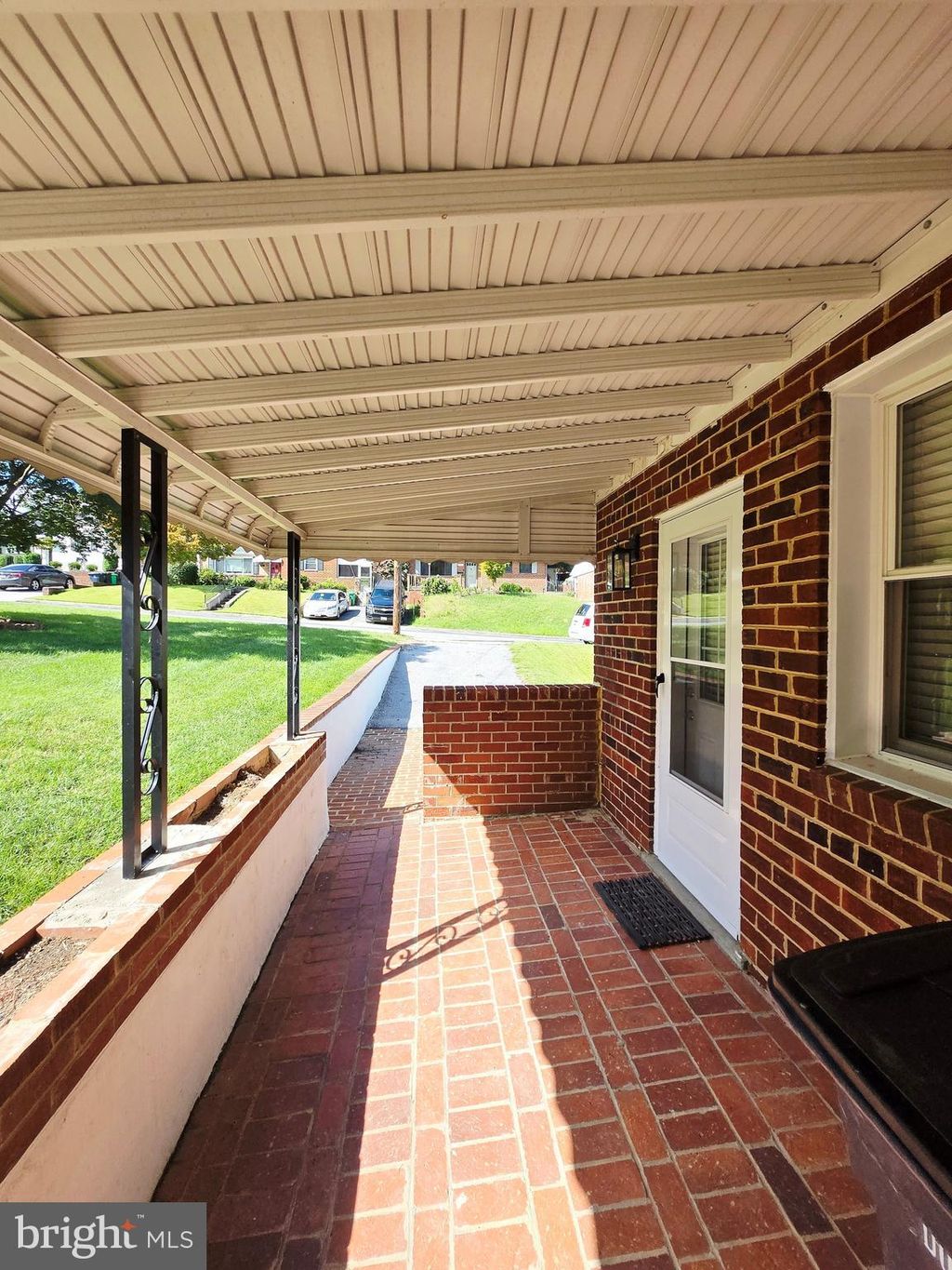 Photo of 1824 Campbell Drive, SUITLAND, MD 20746 (MLS # MDPG2166932)