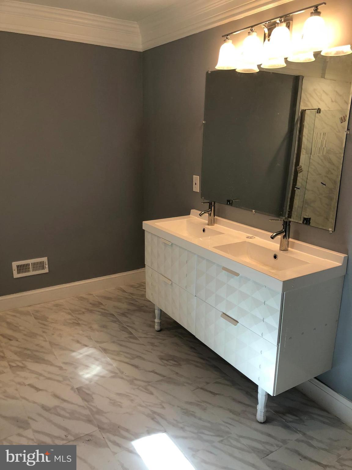 GLENN DALE - Residential Lease