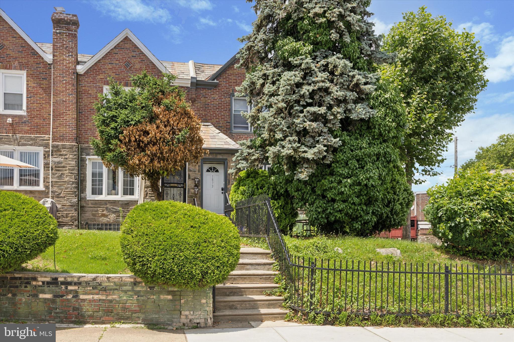 SECTION 8 APPROVED** Welcome to this cozy 1-bedroom, 1-bathroom apartment located in the heart of West Oak Lane, one of Philadelphia’s most established and tree-lined neighborhoods. This well-maintained unit offers a spacious living area with plenty of natural light, a separate bedroom with ample closet space, and a functional kitchen equipped with essential appliances. The bathroom features a clean, modern design with updated fixtures.
Enjoy the convenience of nearby public transportation, local shops, and restaurants, all within walking distance. With easy access to major roads and just a short drive to Center City, this unit is ideal for commuters or anyone seeking a peaceful urban lifestyle. Perfect for singles or couples, this apartment combines comfort, affordability, and location.