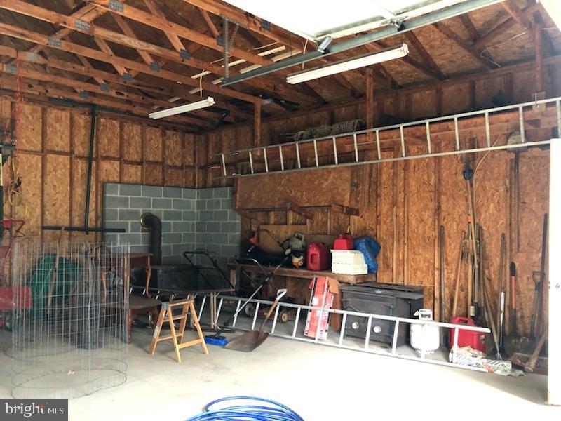 FAIRFIELD ACRES - Residential