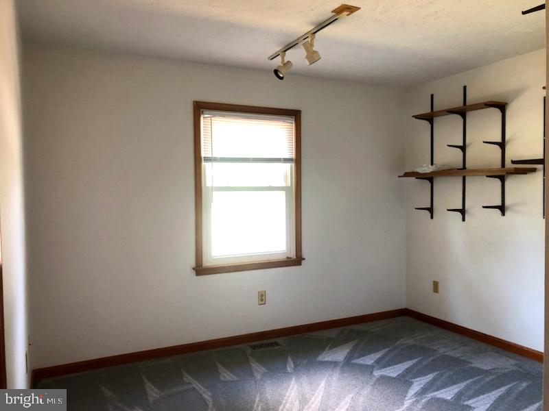 FAIRFIELD ACRES - Residential