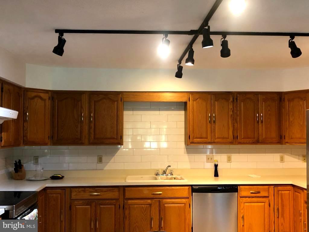 FAIRFIELD ACRES - Residential