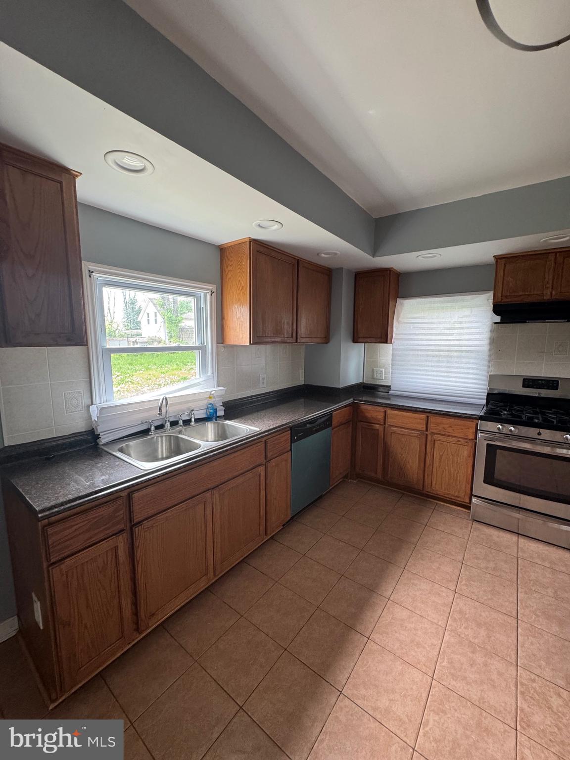 WAVERLY - Residential Lease