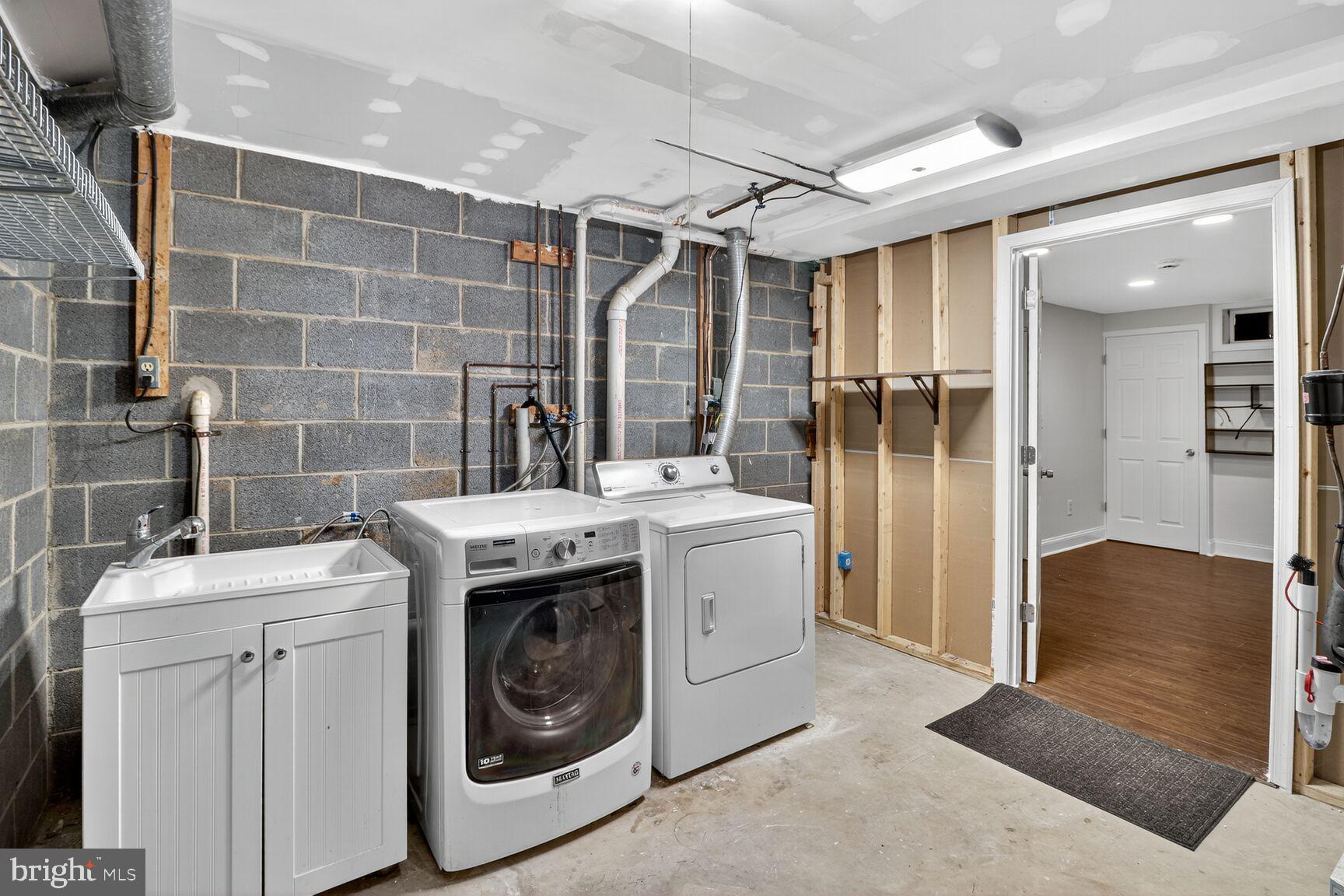 ELLICOTT HILLS - Residential Lease