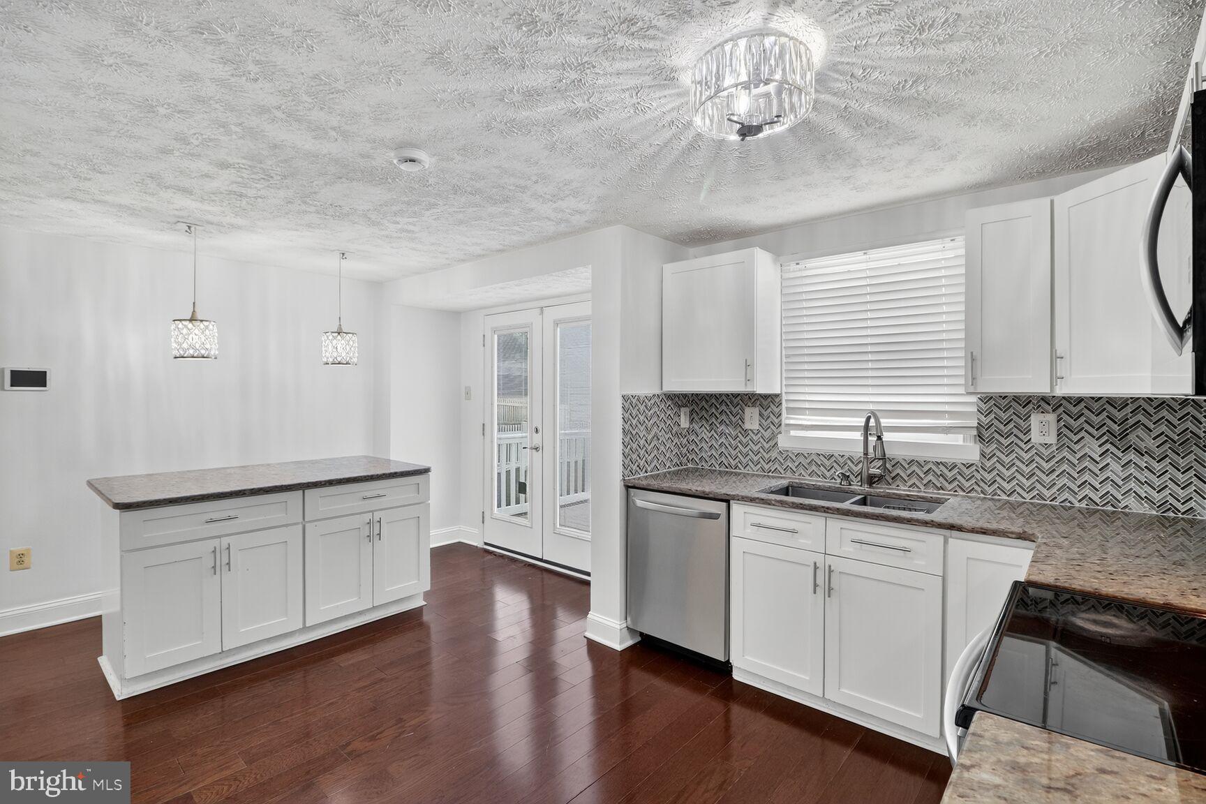 ELLICOTT HILLS - Residential Lease