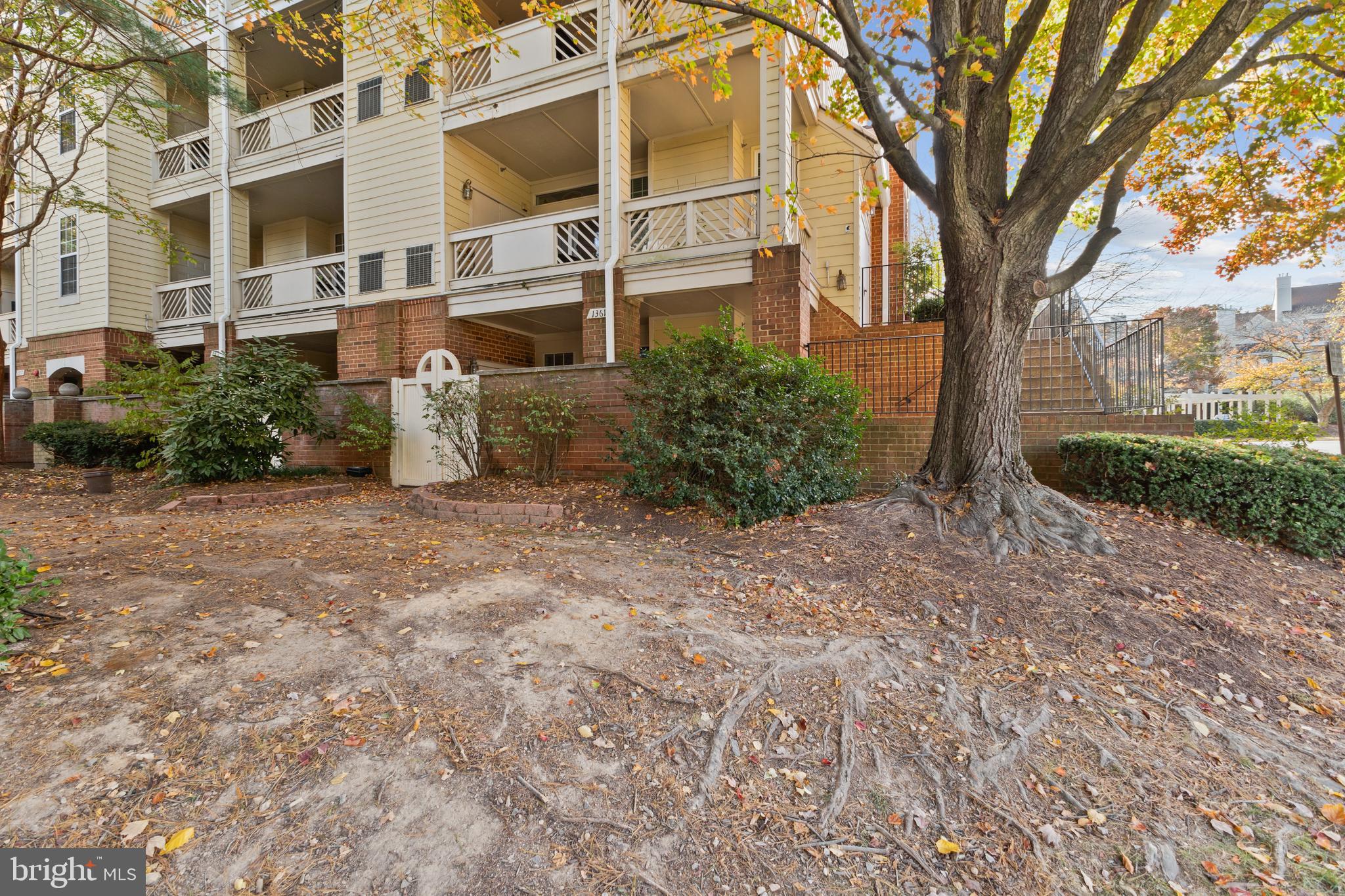 1361 GARDEN WALL CIRCLE 701