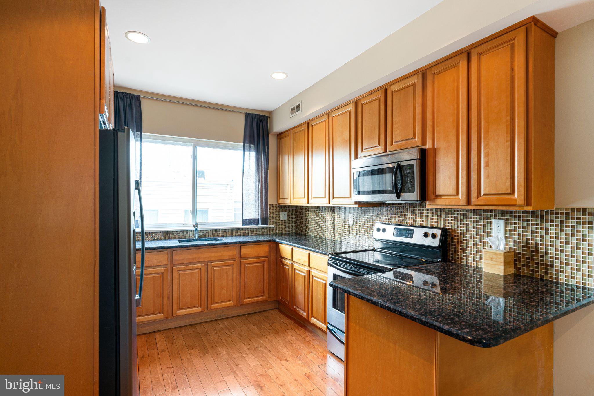 PASSYUNK SQUARE - Residential