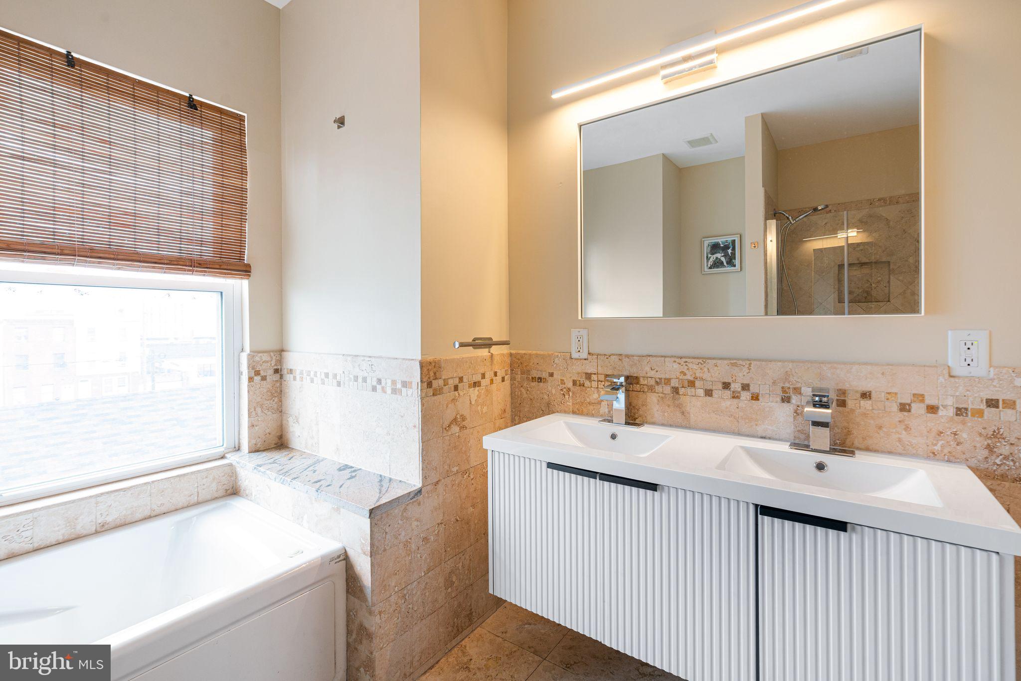 PASSYUNK SQUARE - Residential