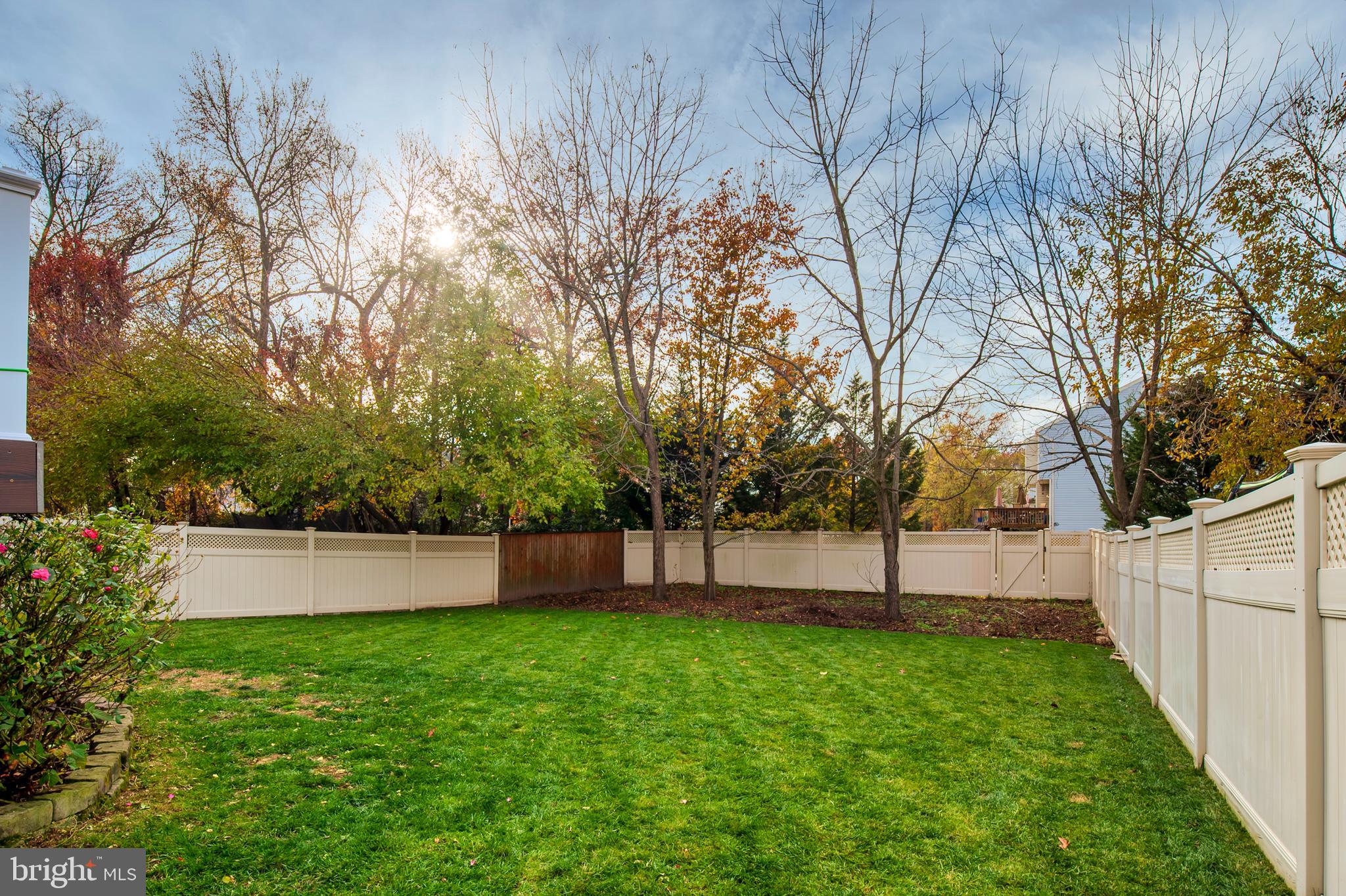 BRIDGEWATER AT CARVEL BEACH - Residential