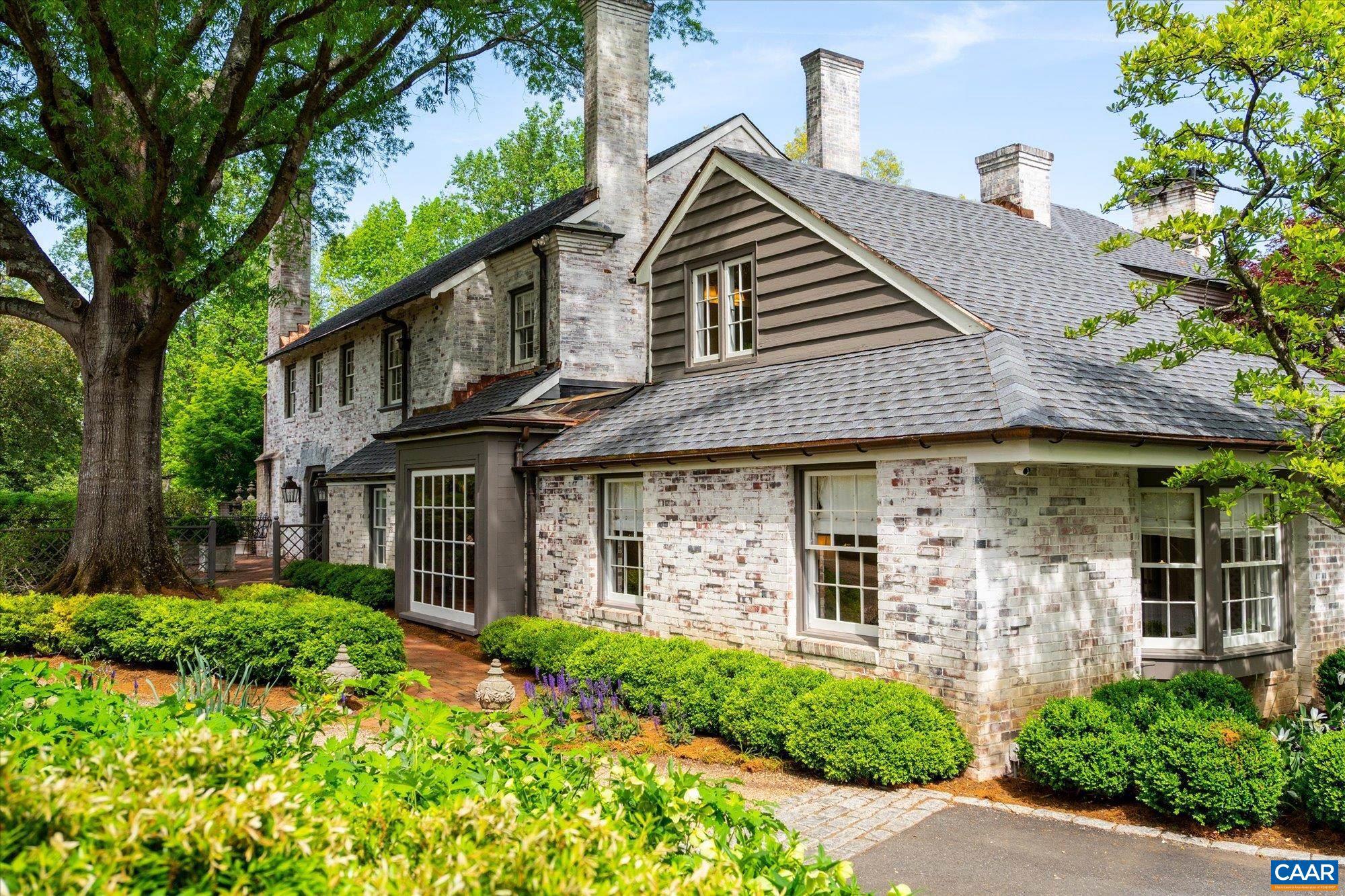 325 FARMINGTON DR