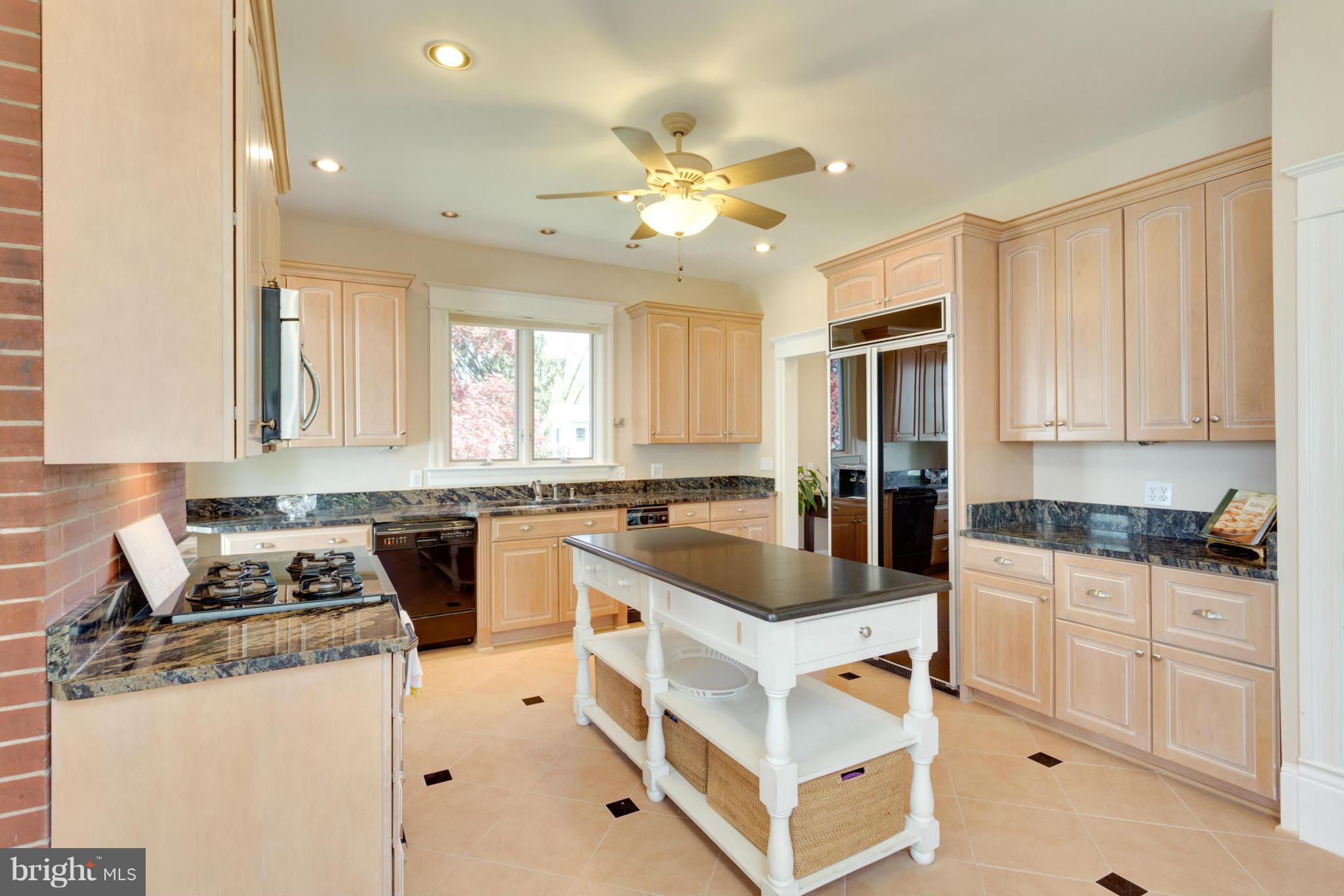 GROVE AVENUE - Residential