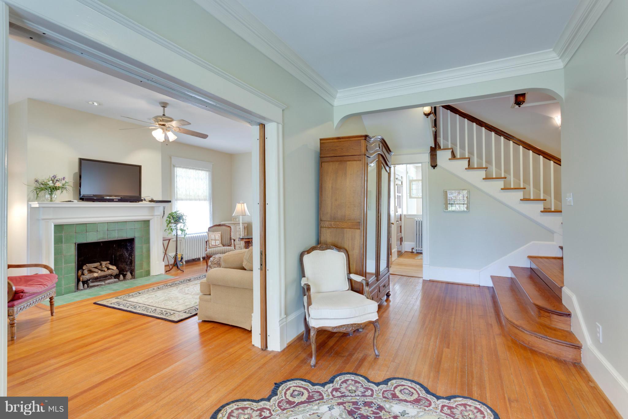 GROVE AVENUE - Residential