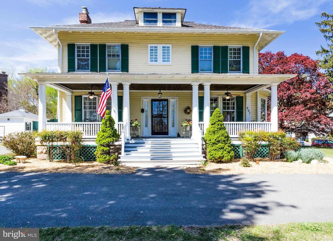 GROVE AVENUE - Residential