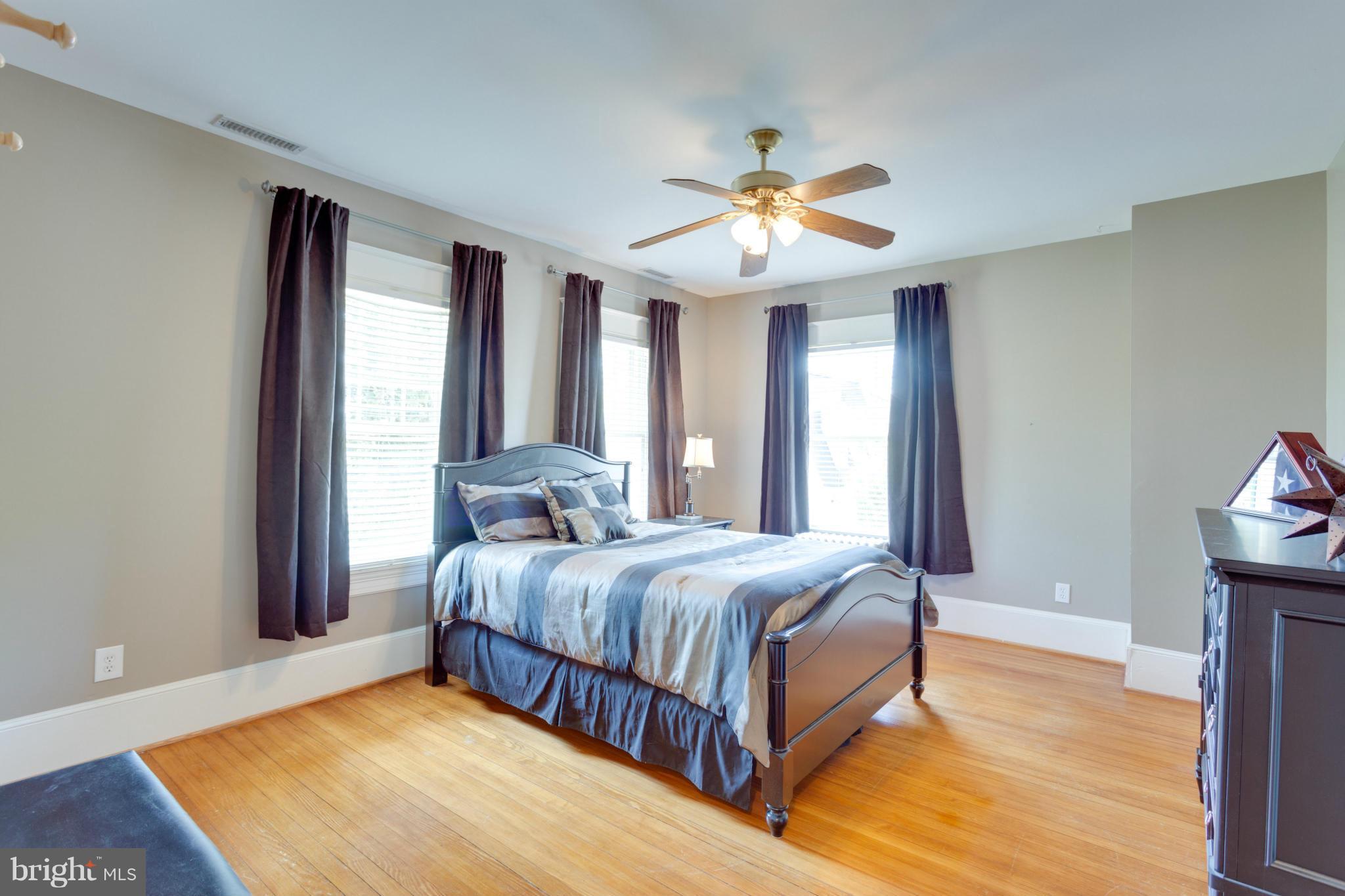 GROVE AVENUE - Residential