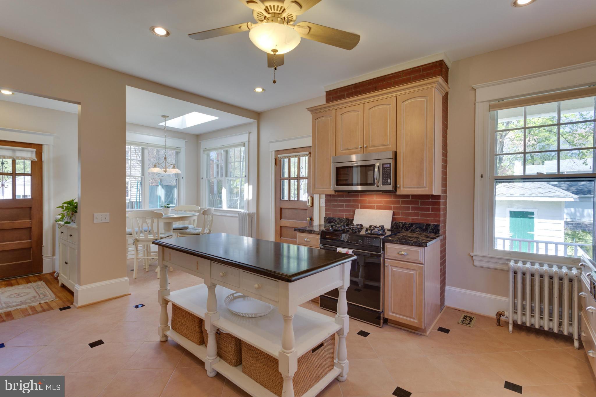 GROVE AVENUE - Residential