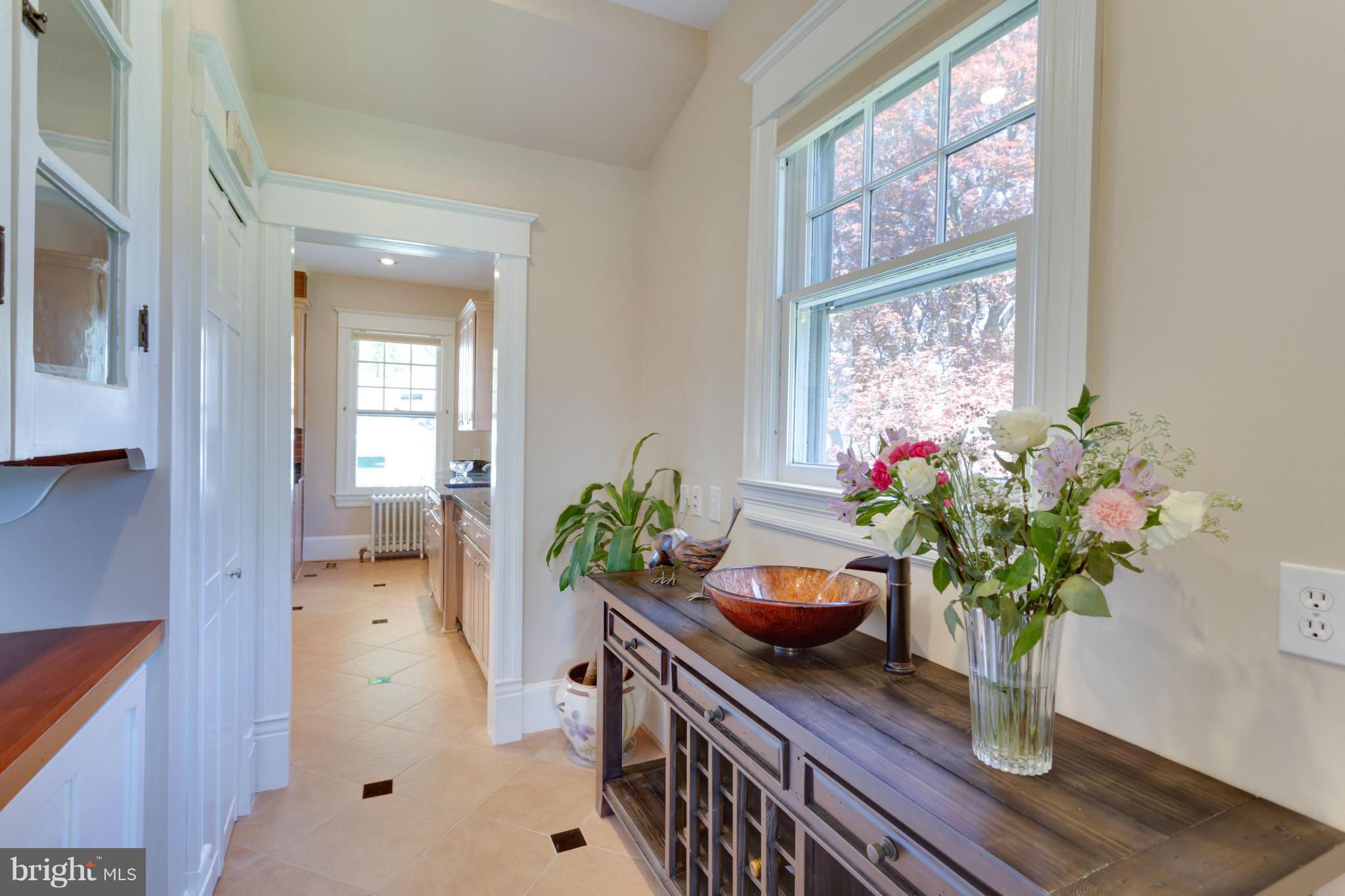 GROVE AVENUE - Residential