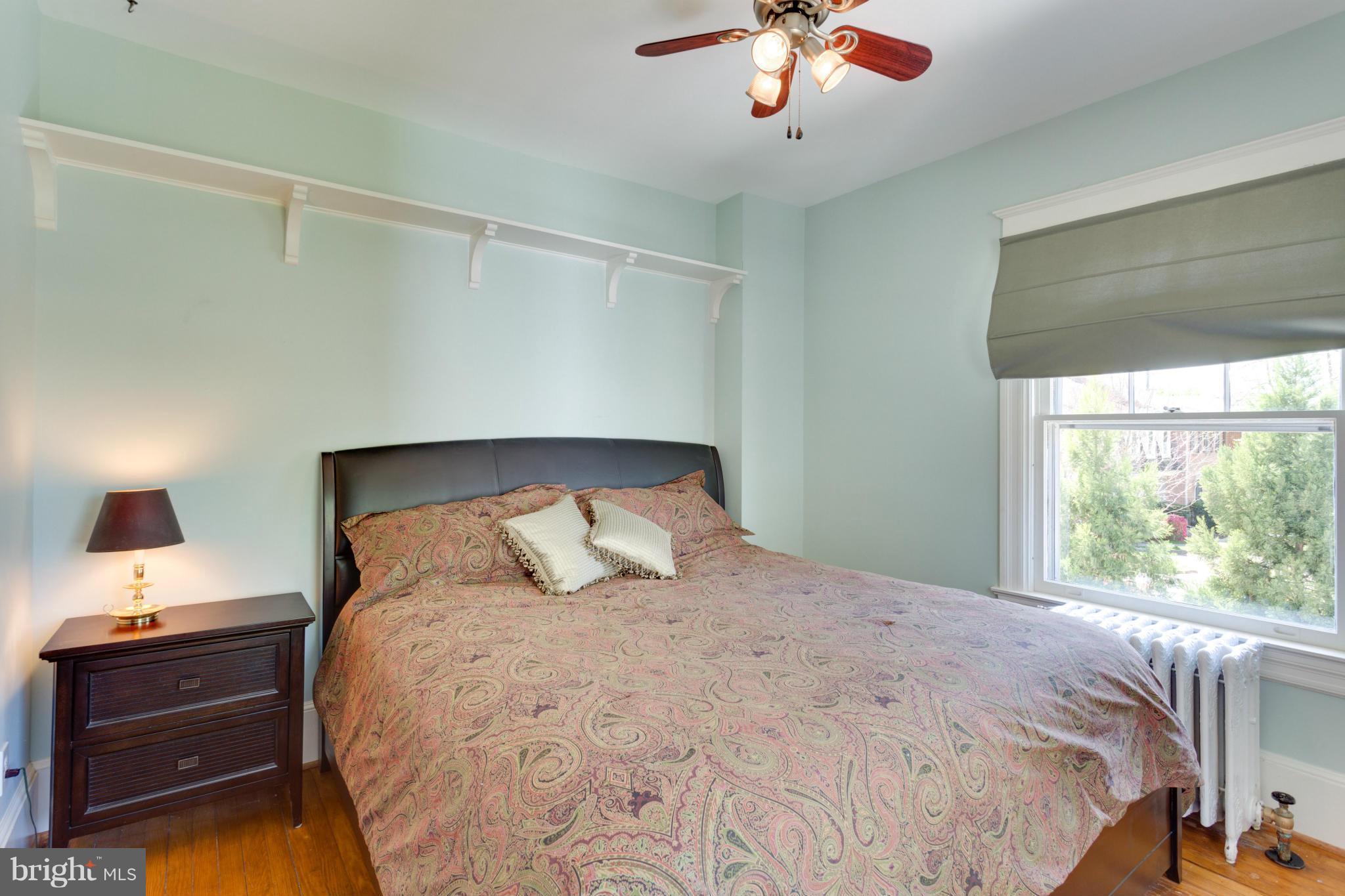 GROVE AVENUE - Residential