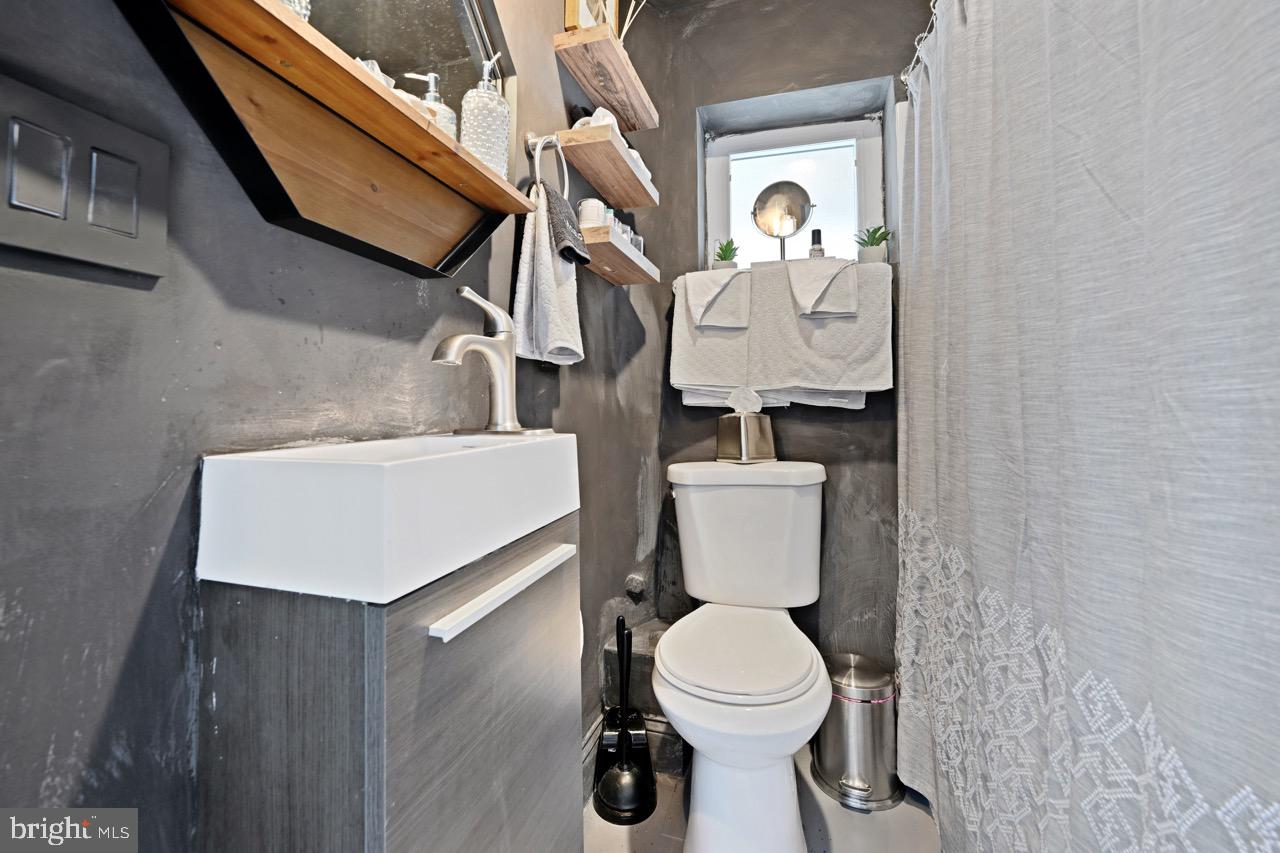 FELLS POINT HISTORIC DISTRICT - Residential Income