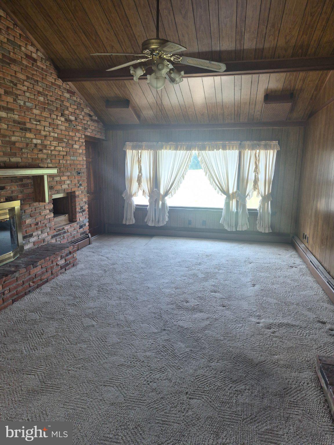1043 CAMP ROAD