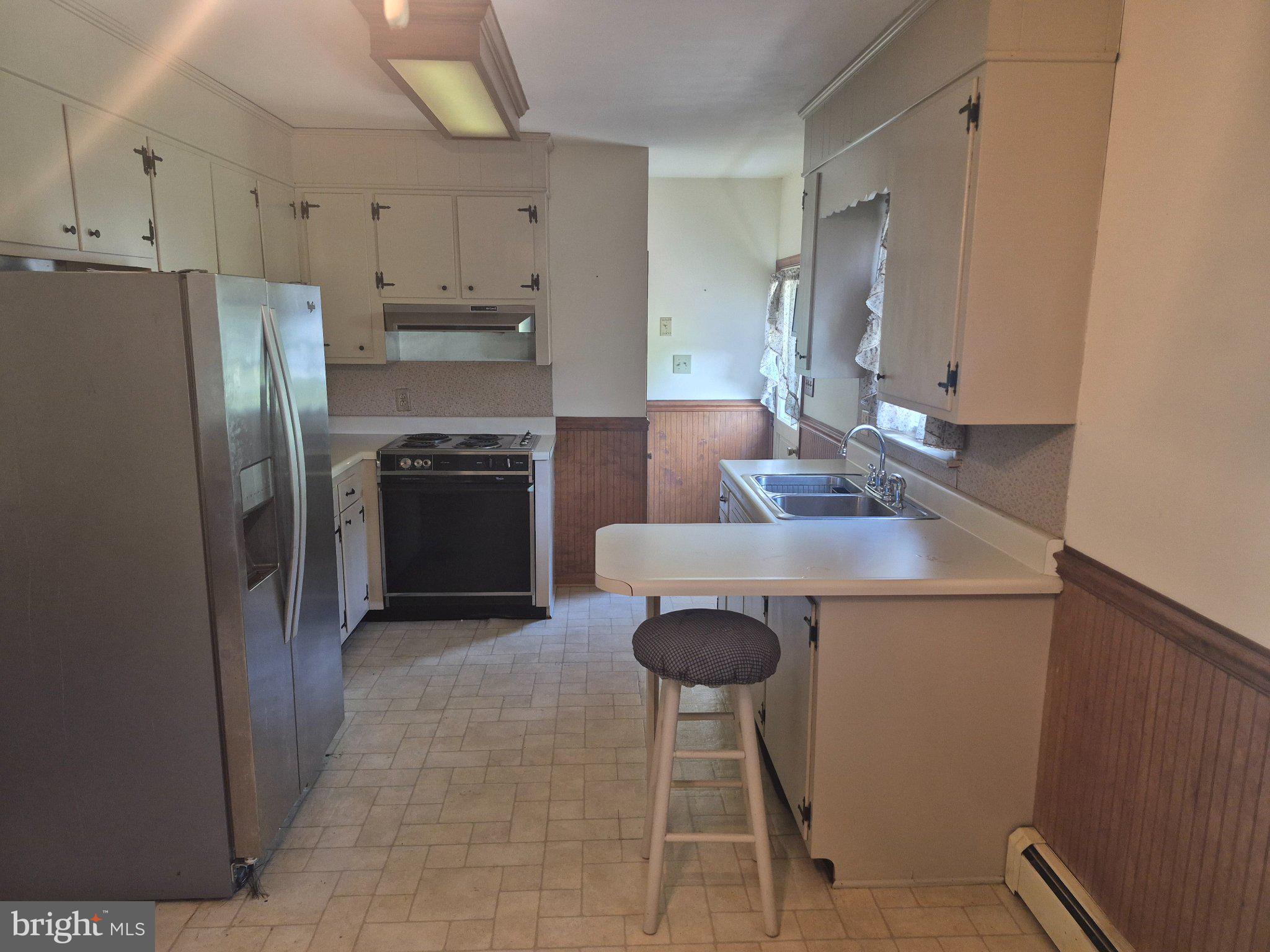 1043 CAMP ROAD