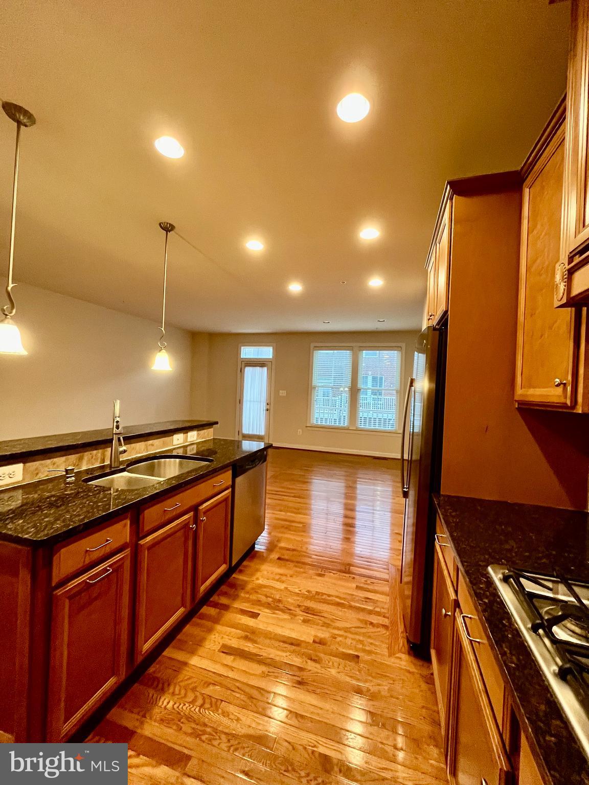 WATKINS MILL TOWN CENTER - Residential Lease