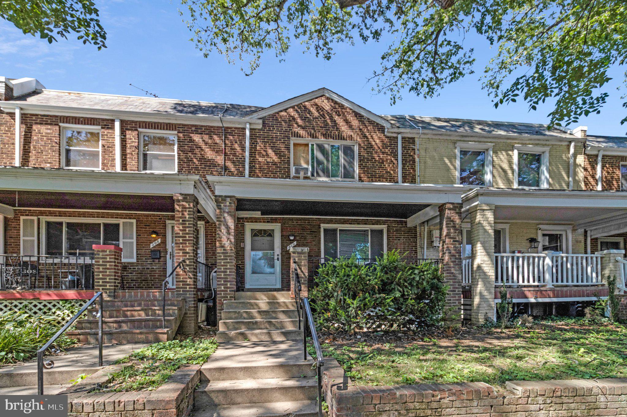 310 19TH STREET NE