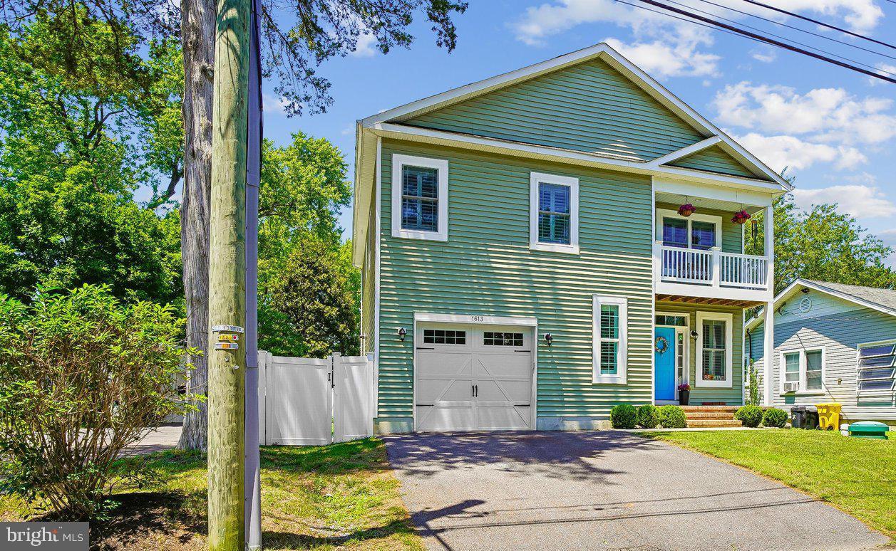 1613 LEE DRIVE