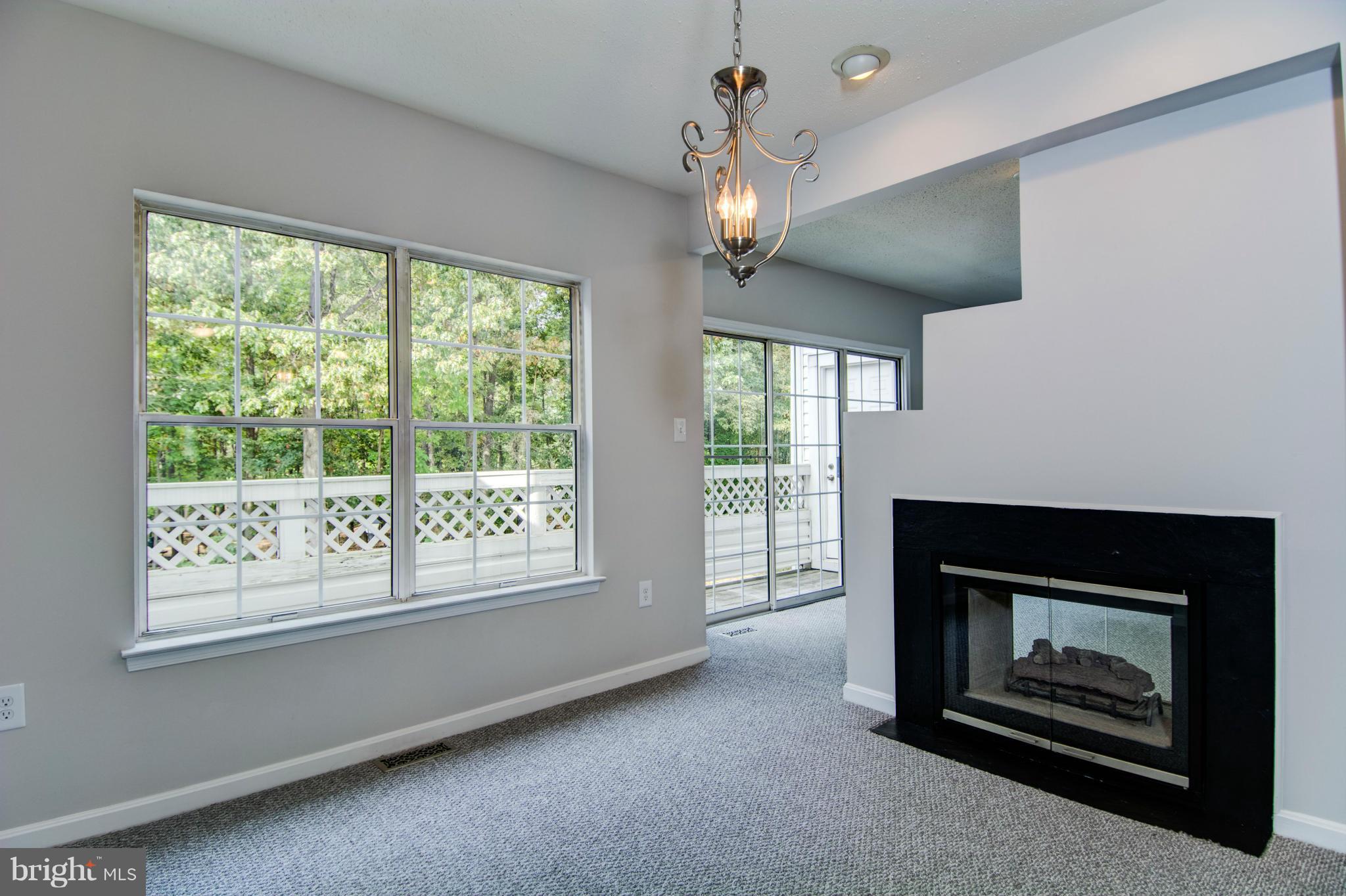 LIFESTYLE AT SULLY STATION - Residential