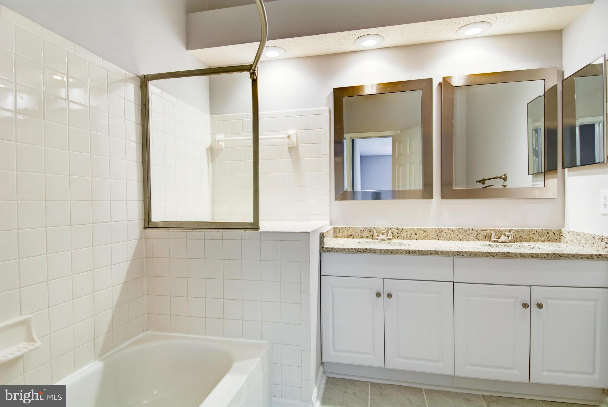 LIFESTYLE AT SULLY STATION - Residential