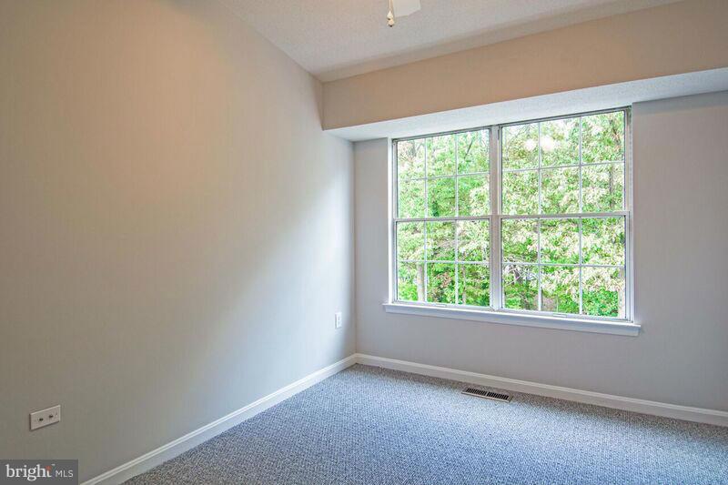 LIFESTYLE AT SULLY STATION - Residential