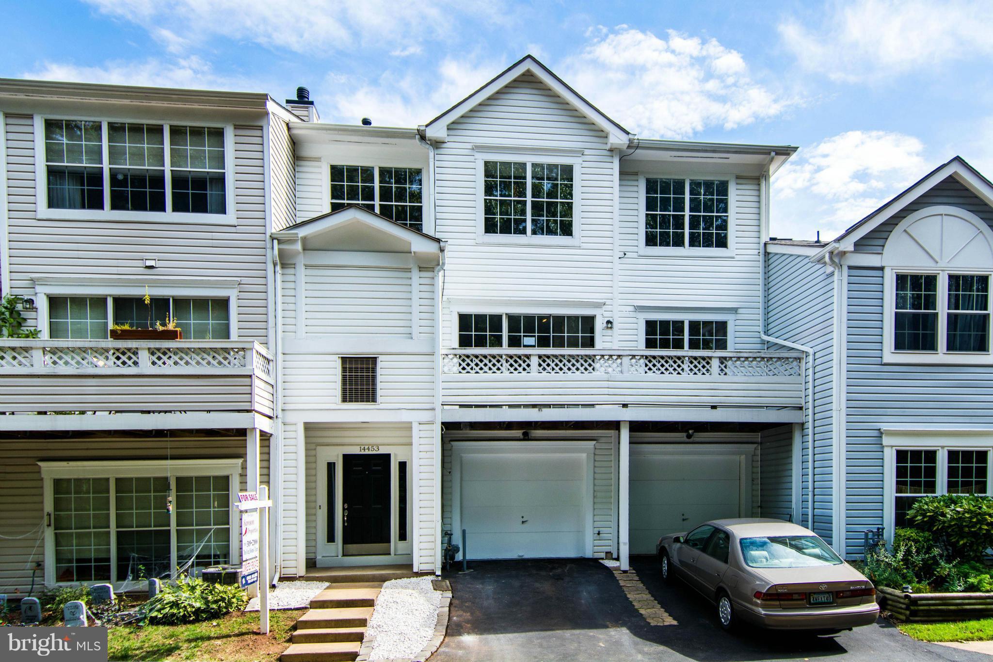 LIFESTYLE AT SULLY STATION - Residential