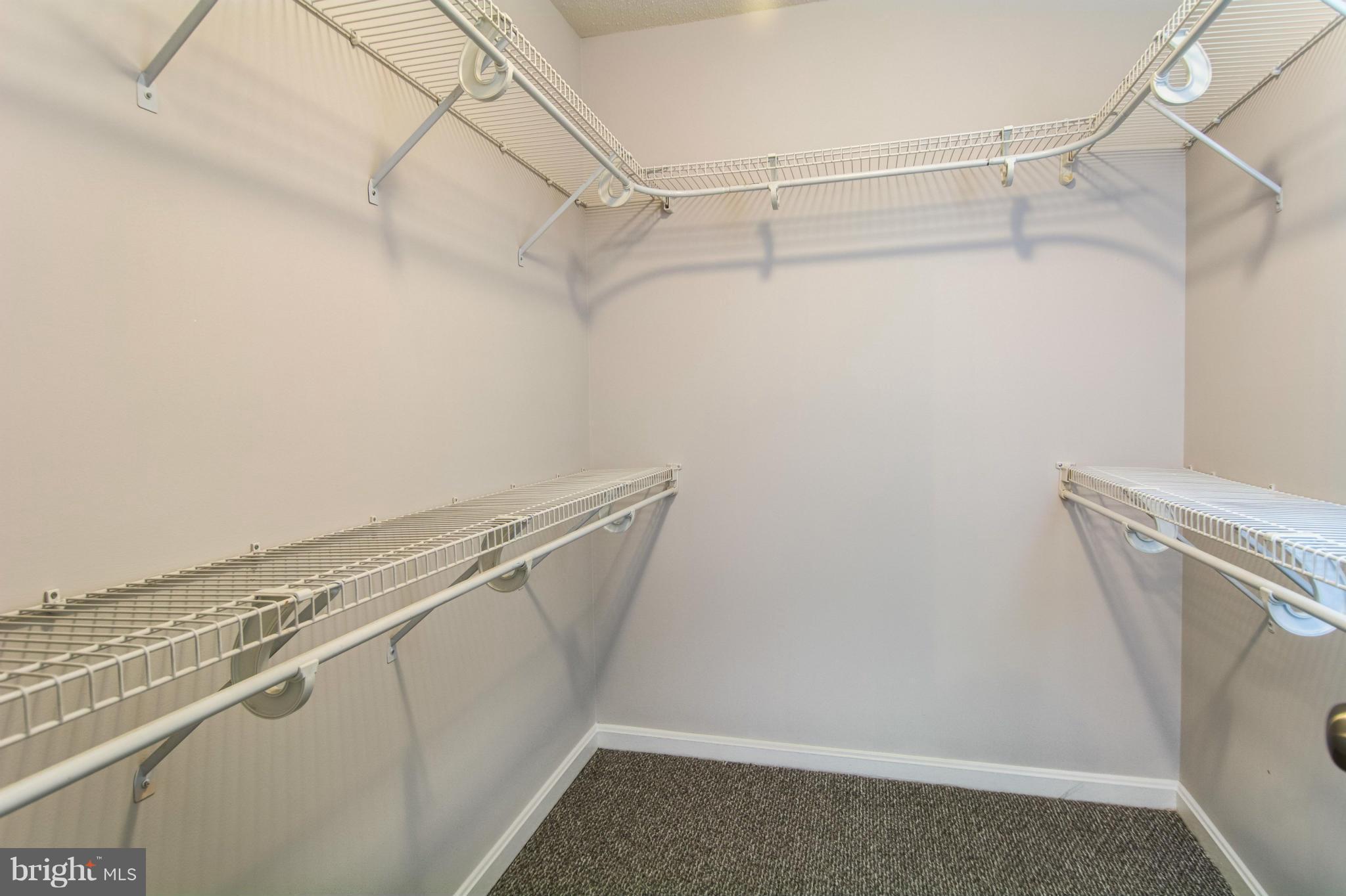 LIFESTYLE AT SULLY STATION - Residential