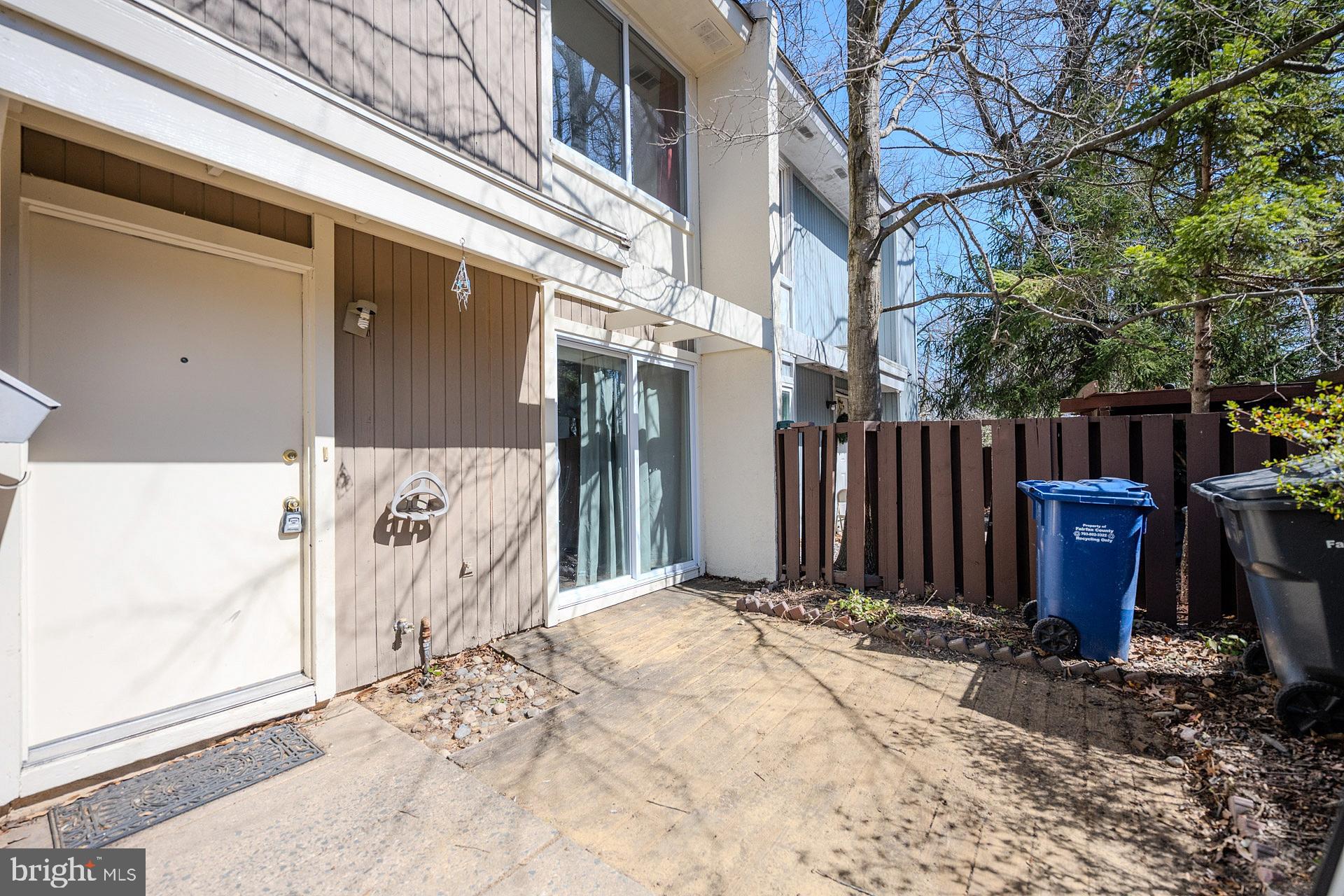 SOUTHGATE SQUARE CLUSTER - Residential Lease