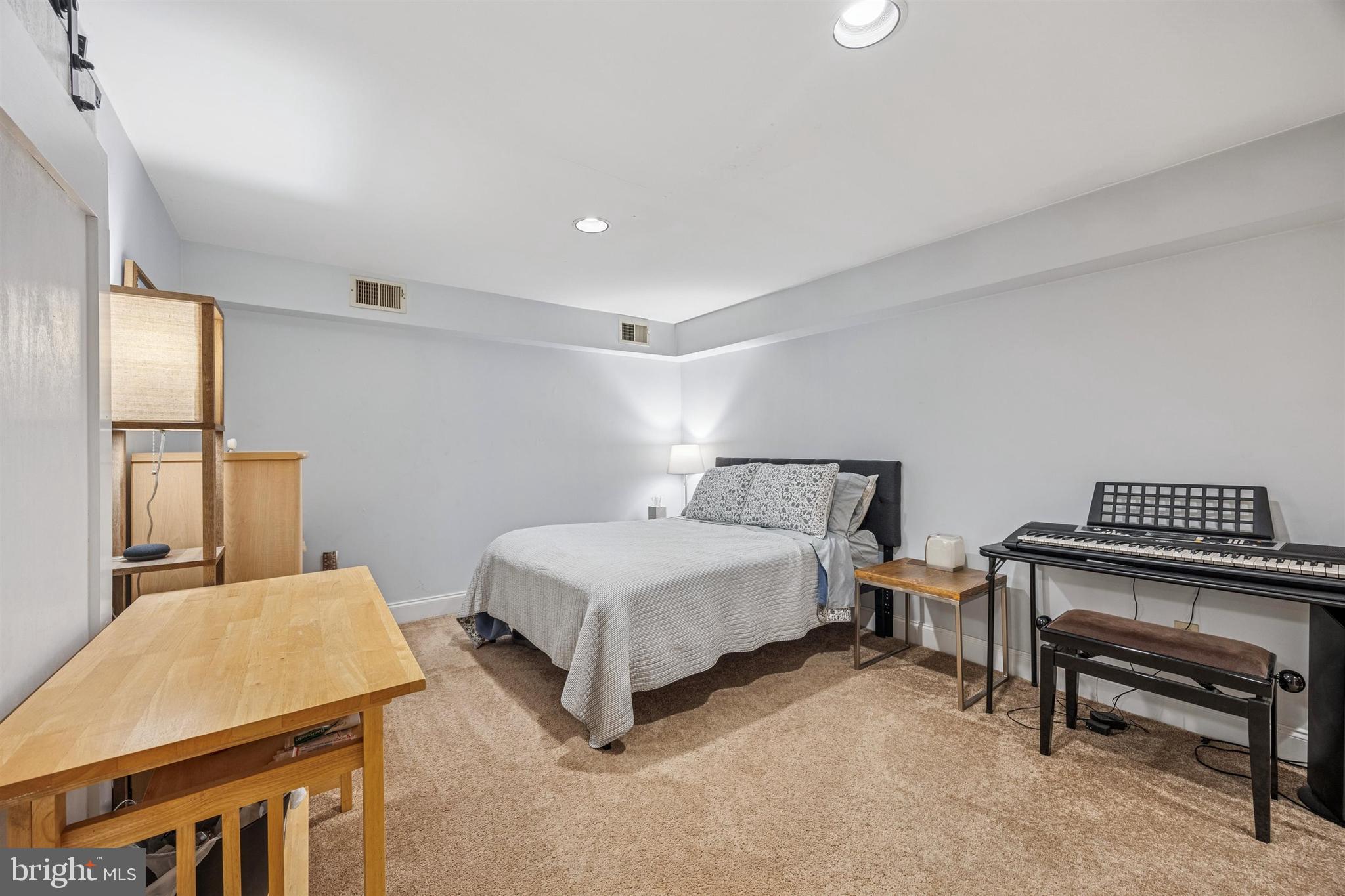 BALLINAHINCH - Residential