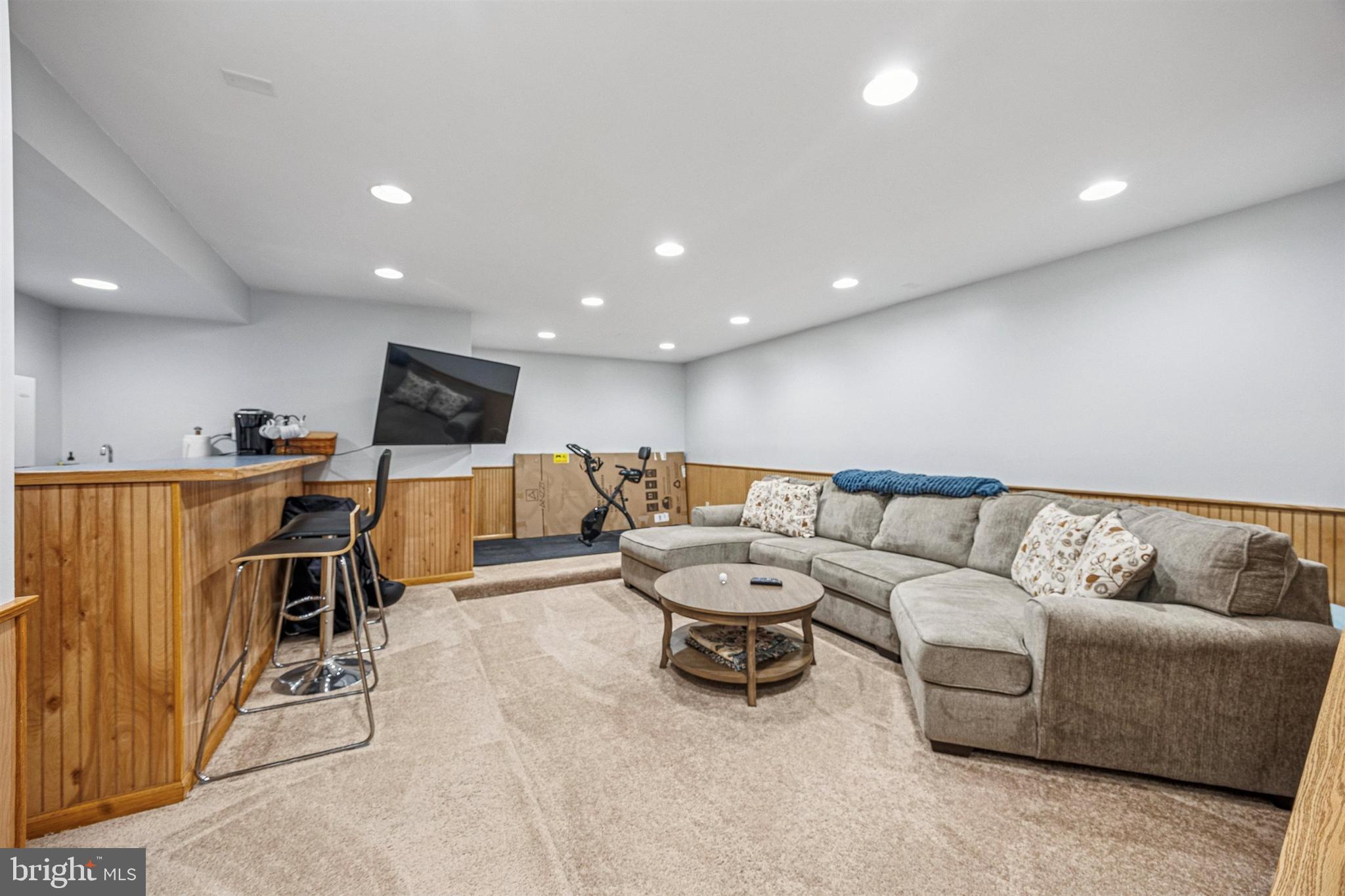 BALLINAHINCH - Residential