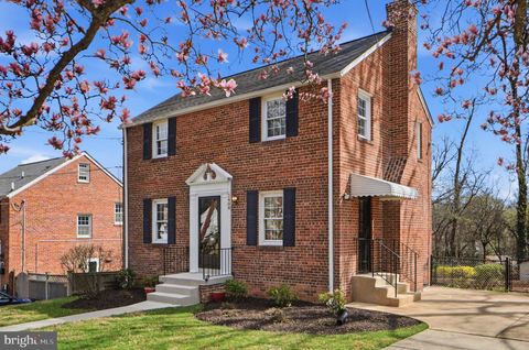 Homes For Sale - 2406 Churchill Road<br/> SILVER SPRING, MD 20902