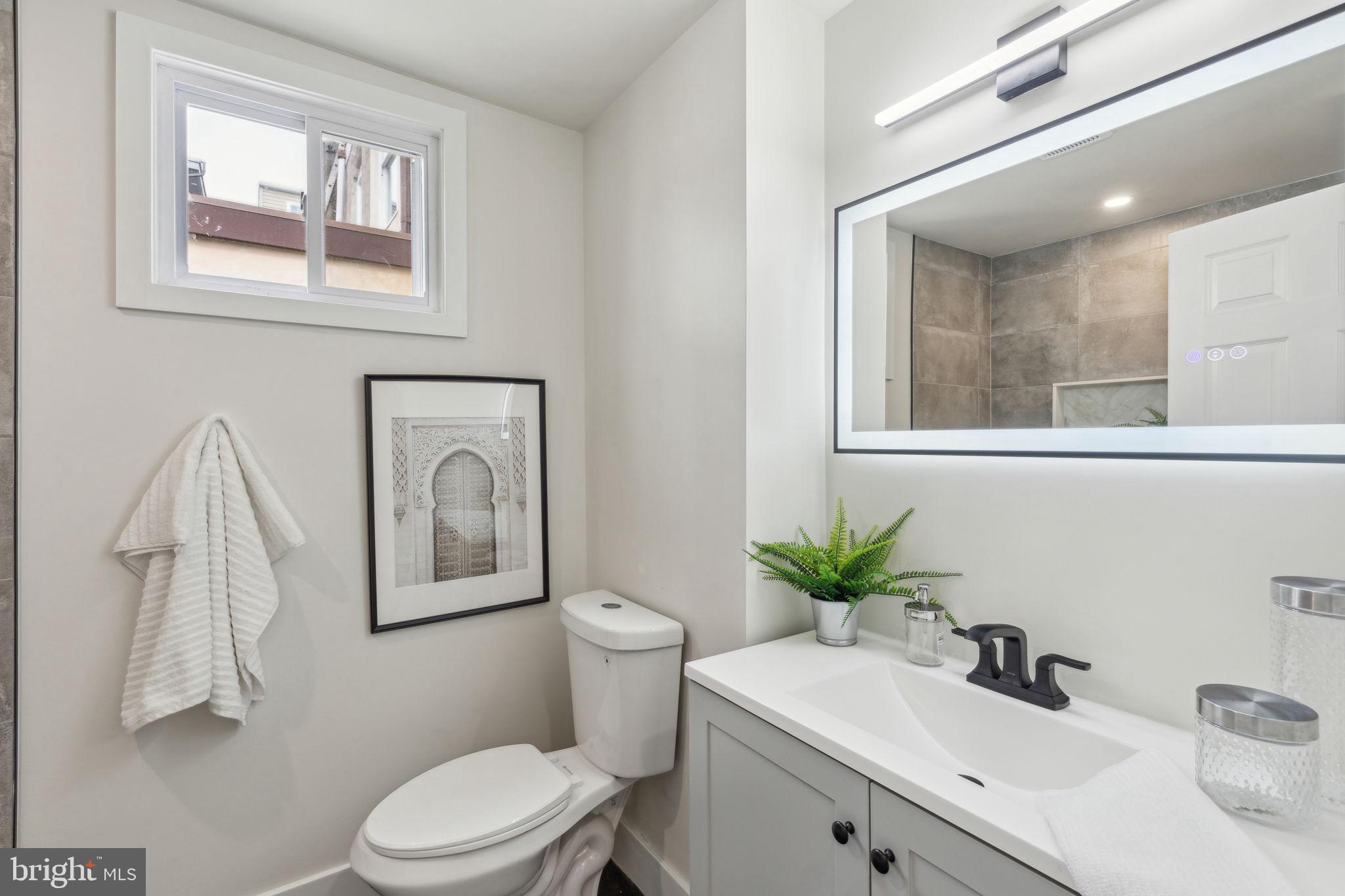 EAST KENSINGTON - Residential
