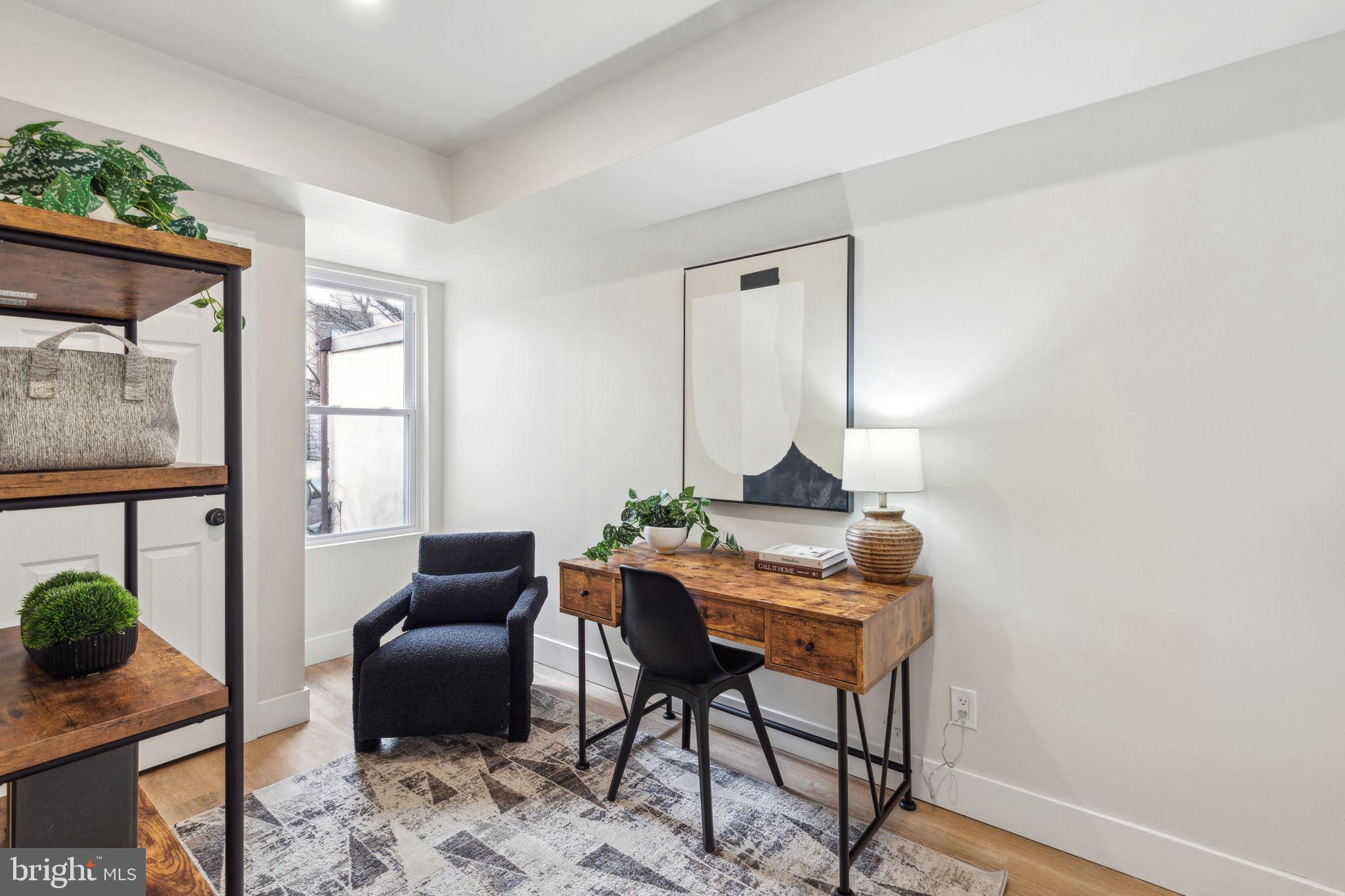 EAST KENSINGTON - Residential