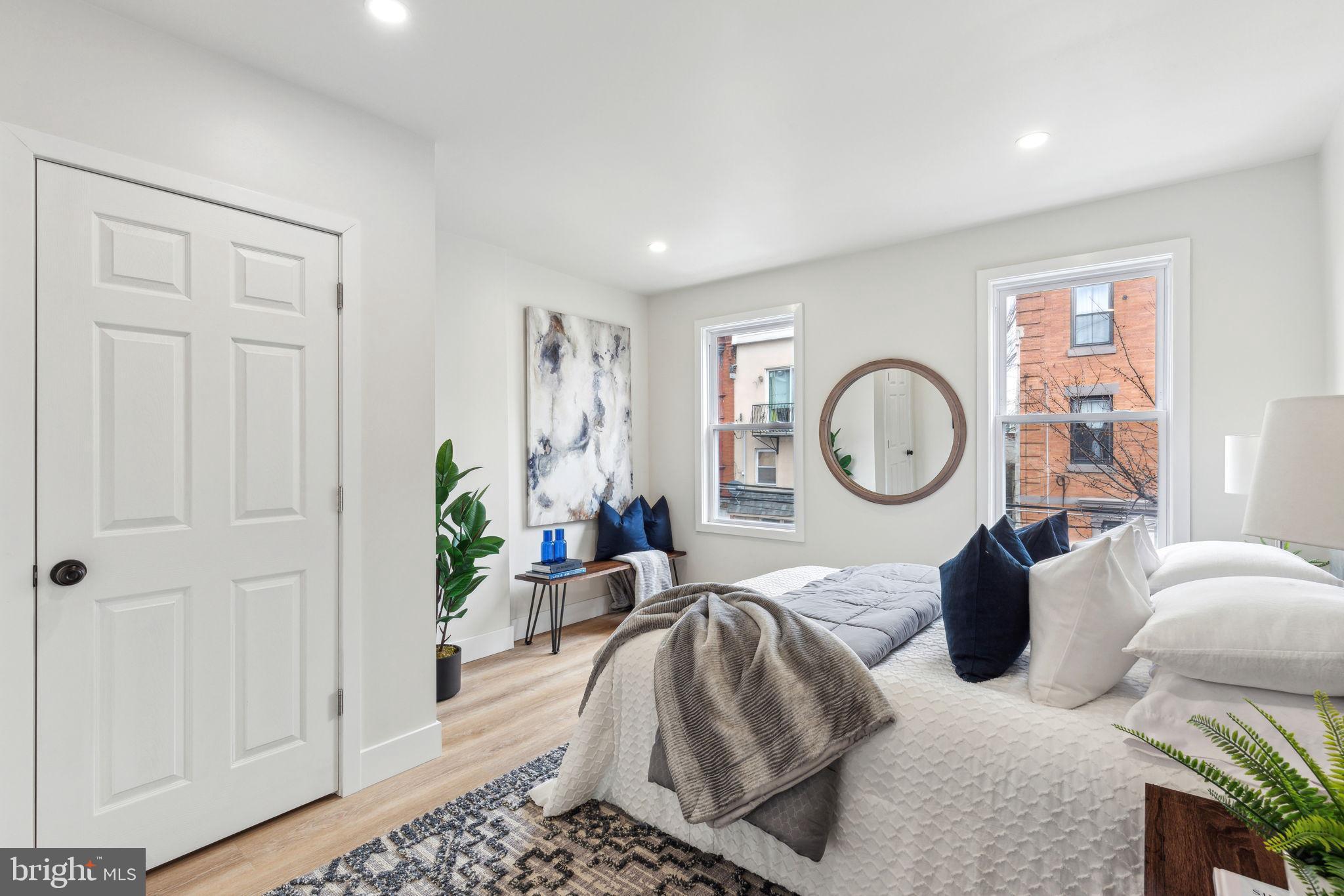 EAST KENSINGTON - Residential