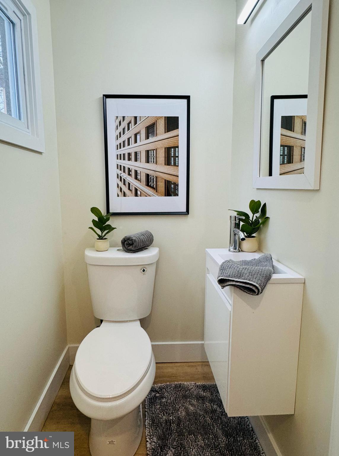 EAST KENSINGTON - Residential