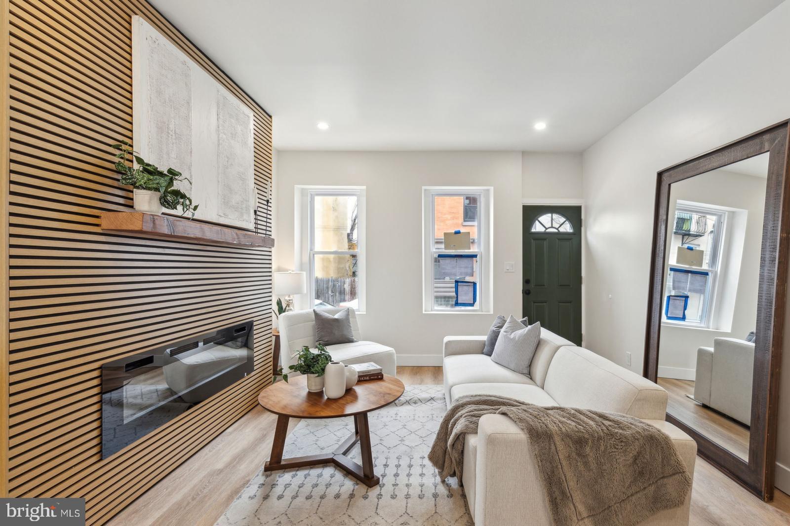 EAST KENSINGTON - Residential