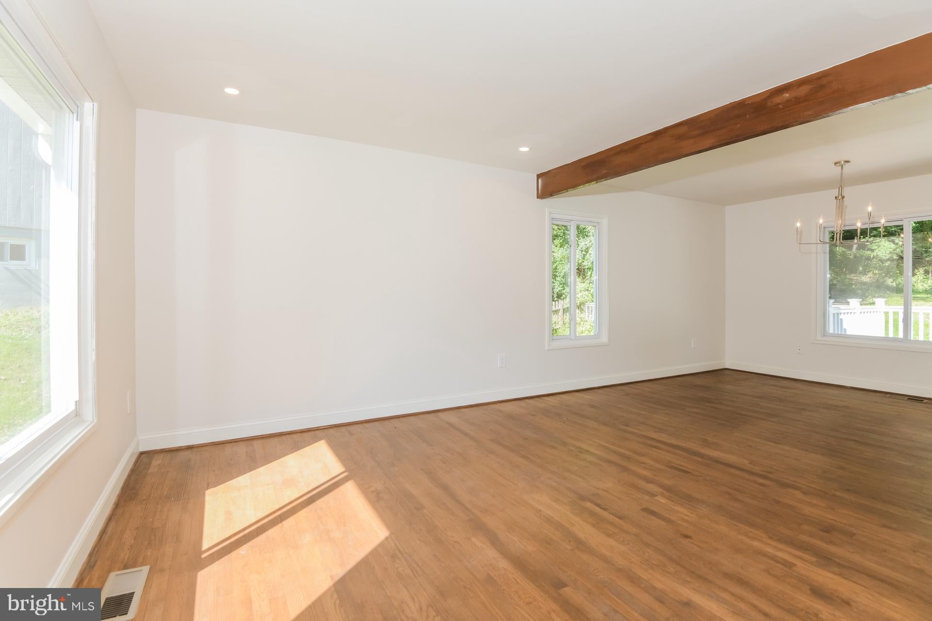 10103 MEREDITH AVENUE