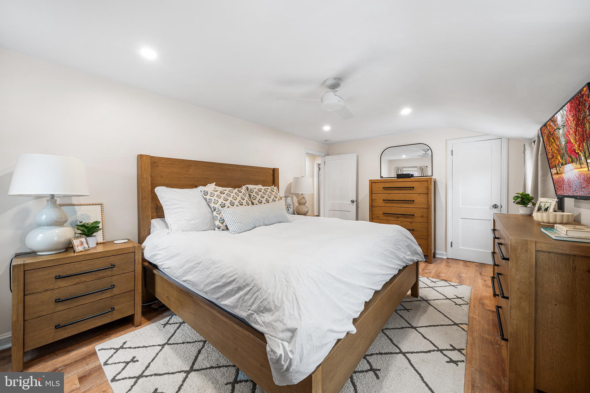 PAOLI MANOR - Residential