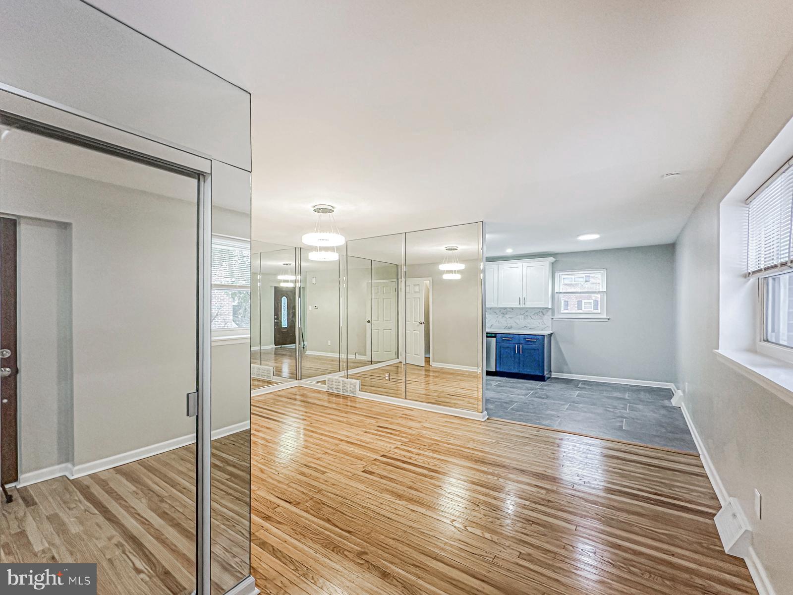 SOMERTON - Residential