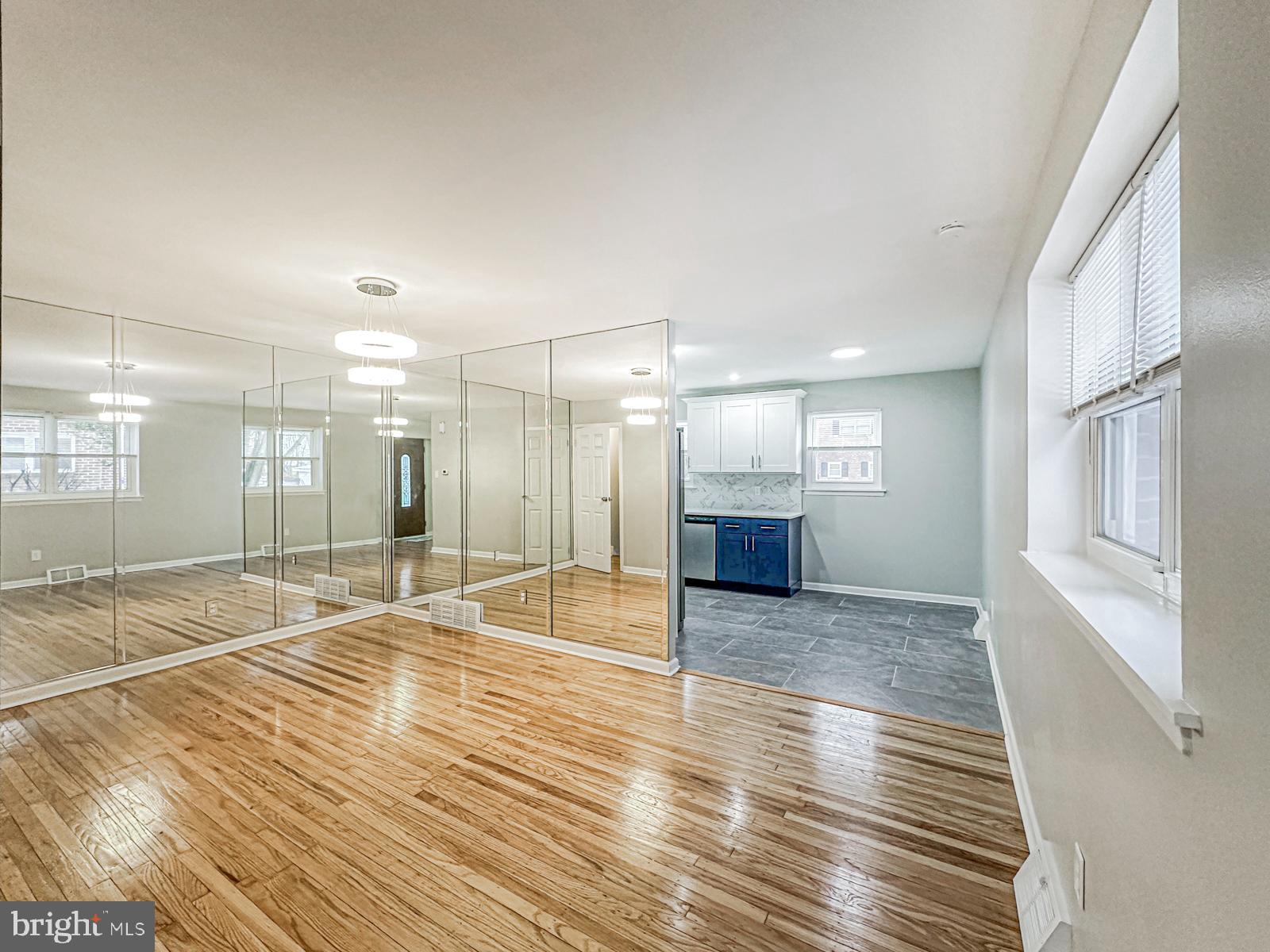 SOMERTON - Residential